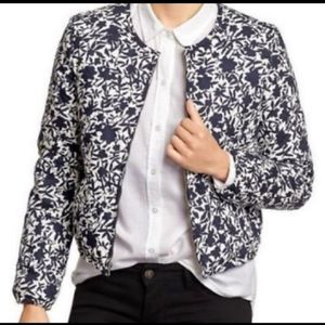 Old Navy quilted blue and white floral zip-up jacket size Small